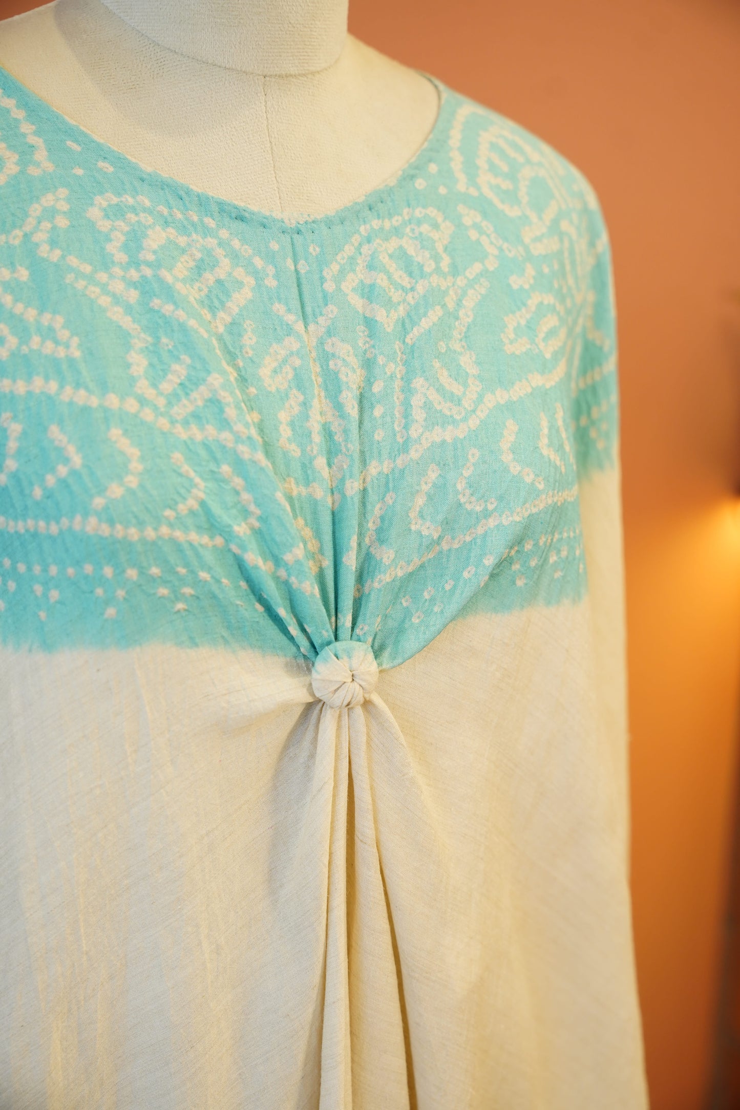 Aque Noor Bandhani Kaftan