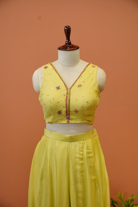 Sunheri Sharara set