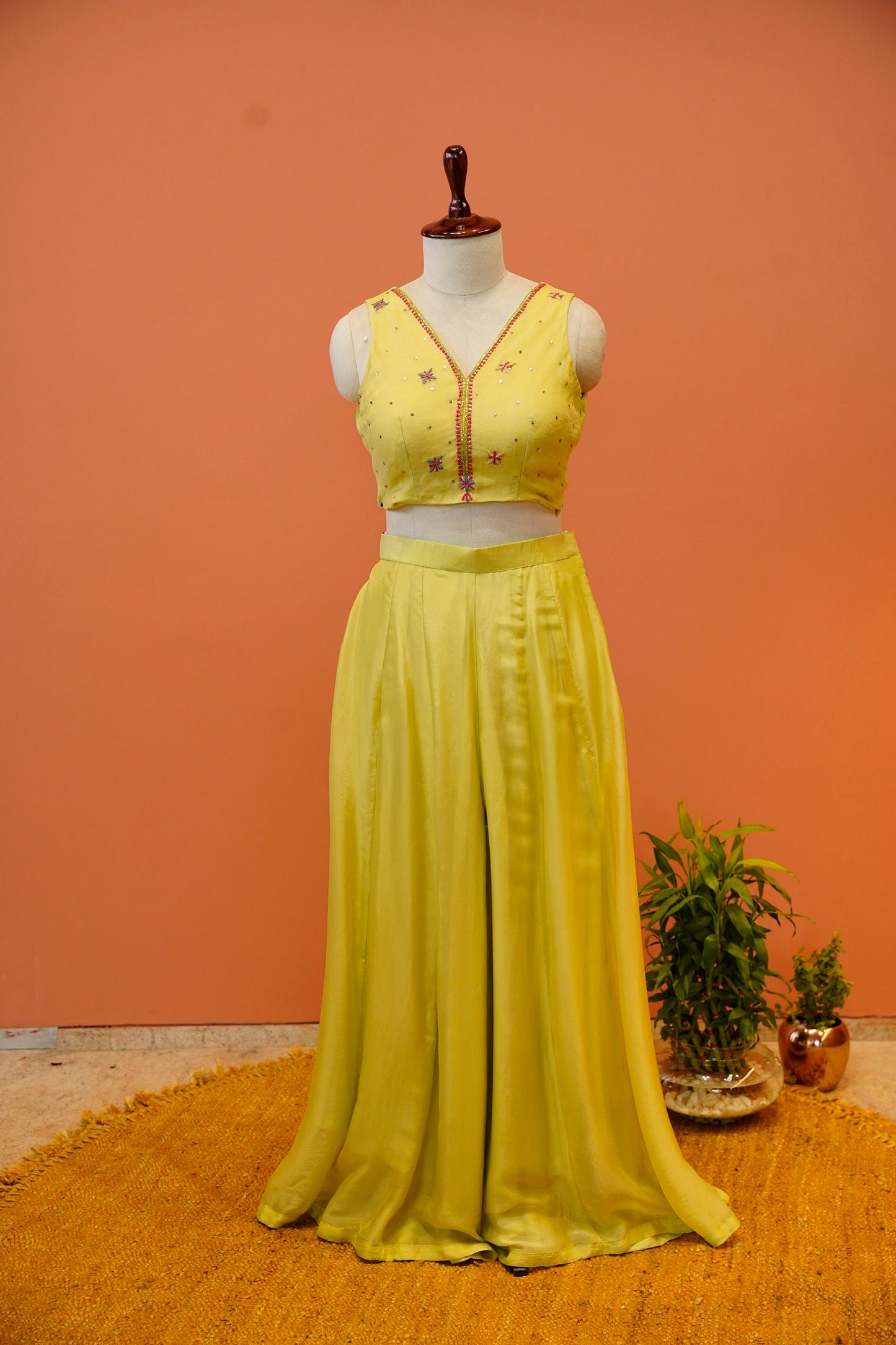 Sunheri Sharara set