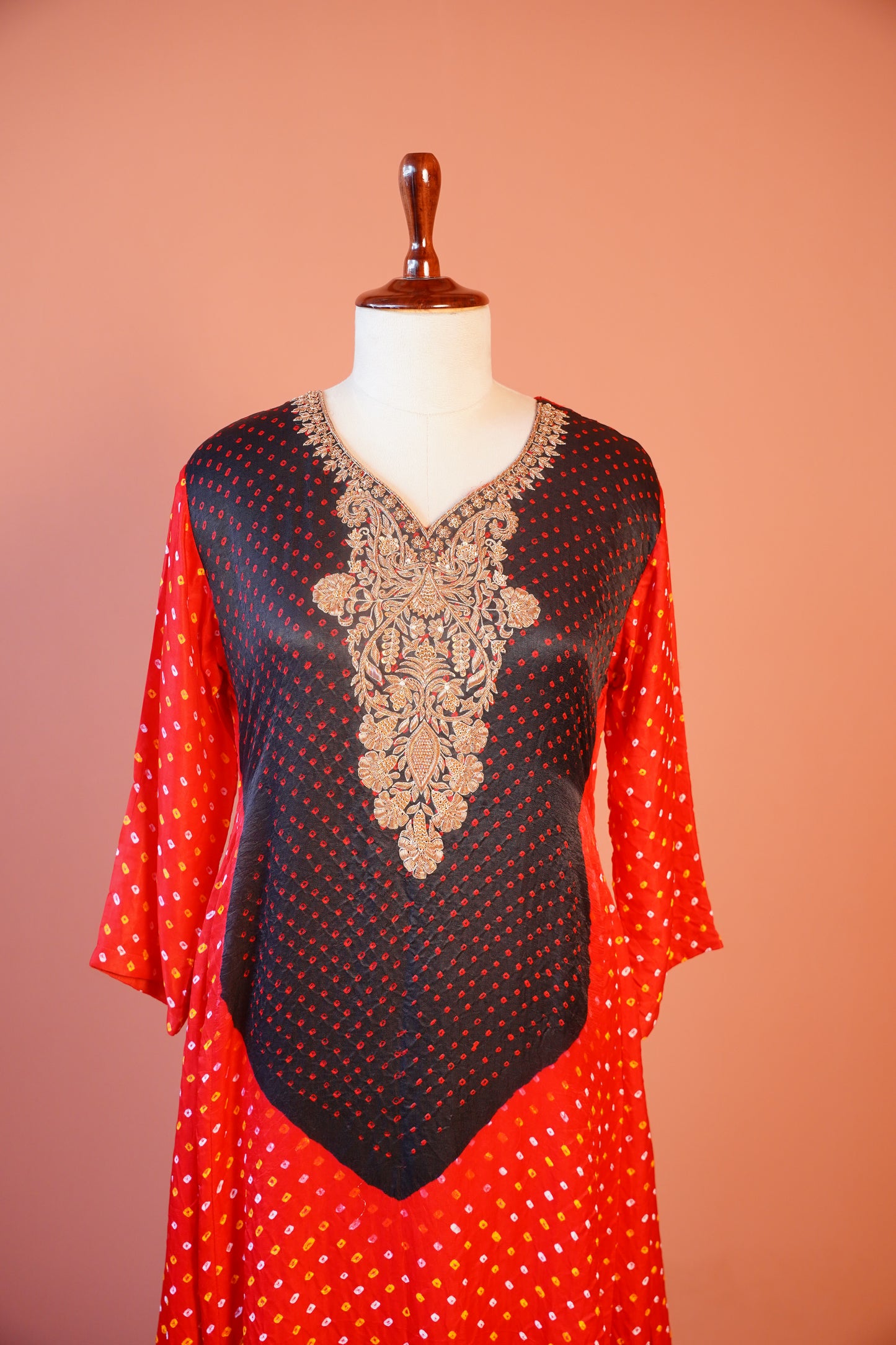 Rangrez Noir Bandhej Set