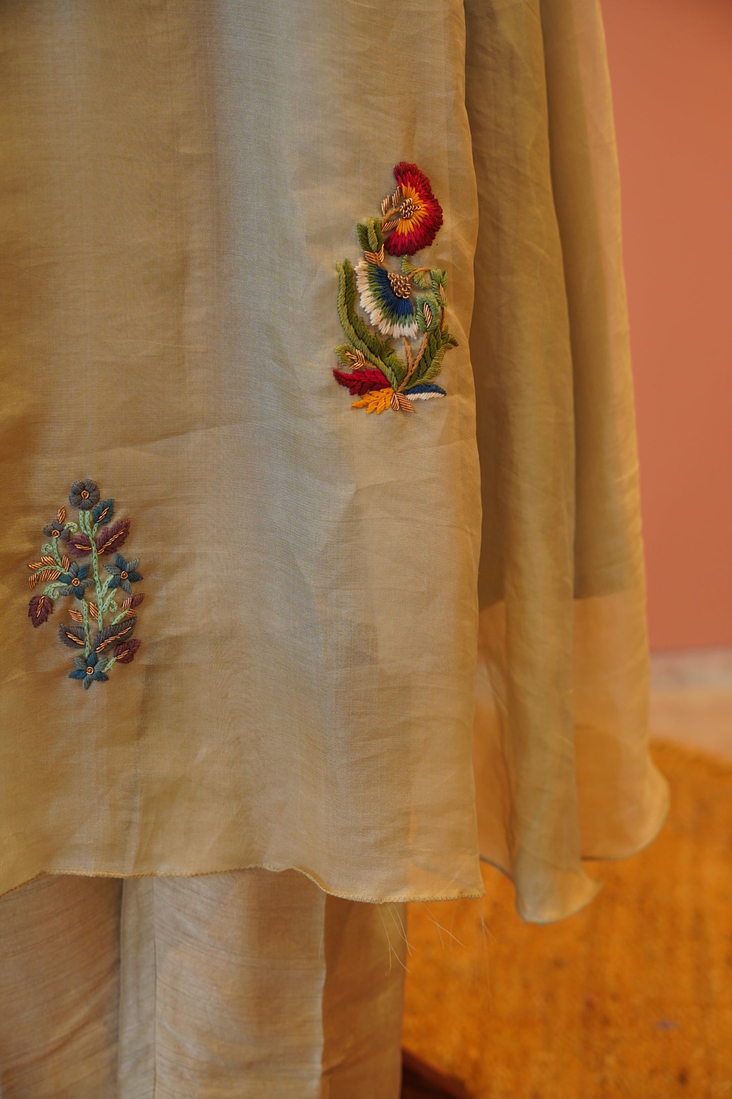 Noor-e-Bahar Kurta Set