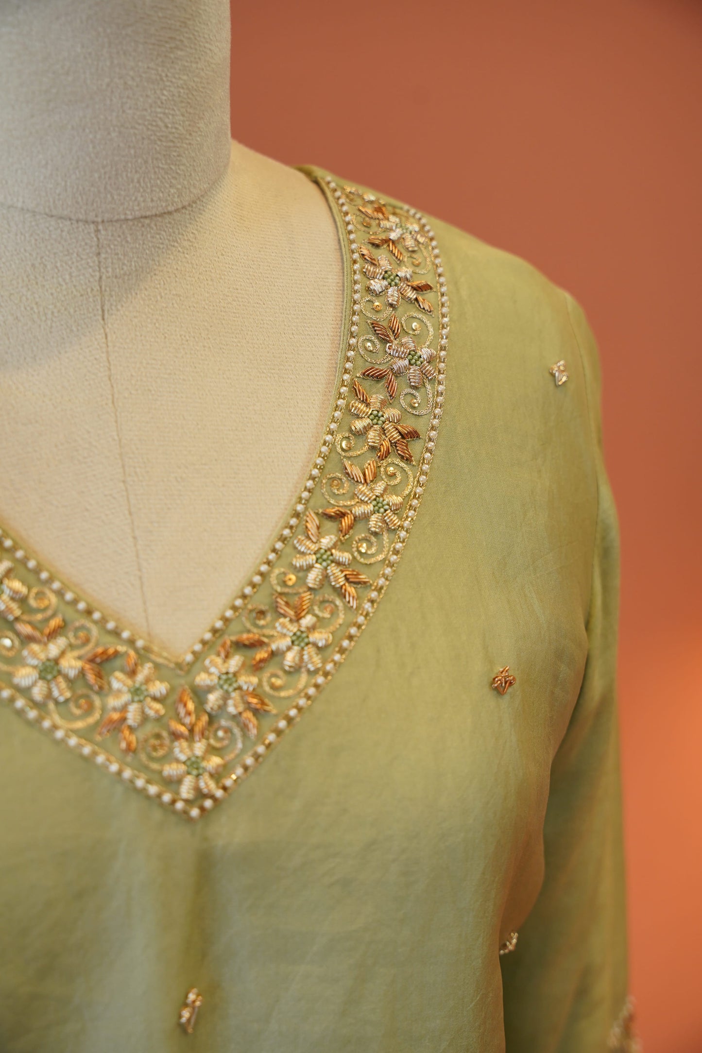 Pista Aabroo Suit Set