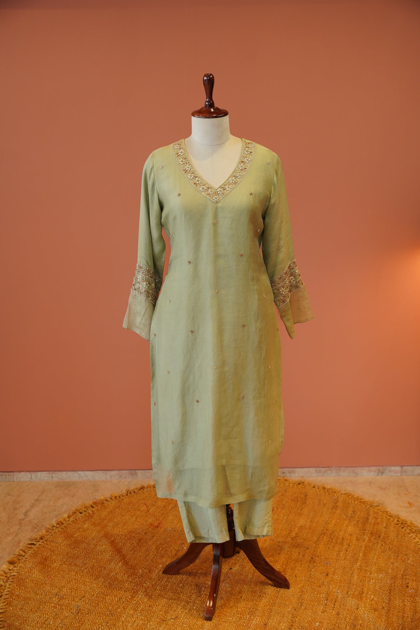 Pista Aabroo Suit Set