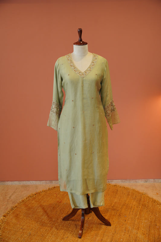 Pista Aabroo Suit Set