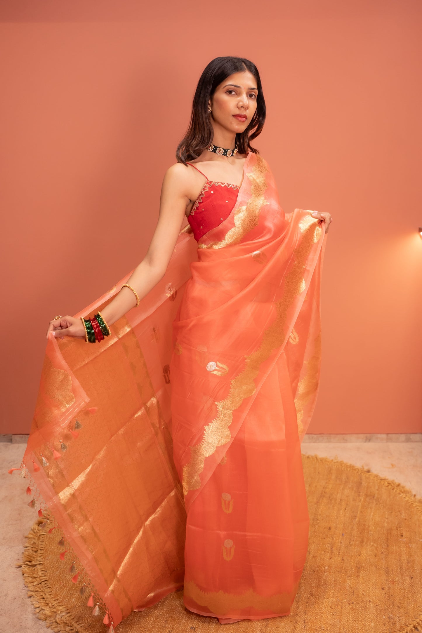Sunehri Kesariya Leher Saree