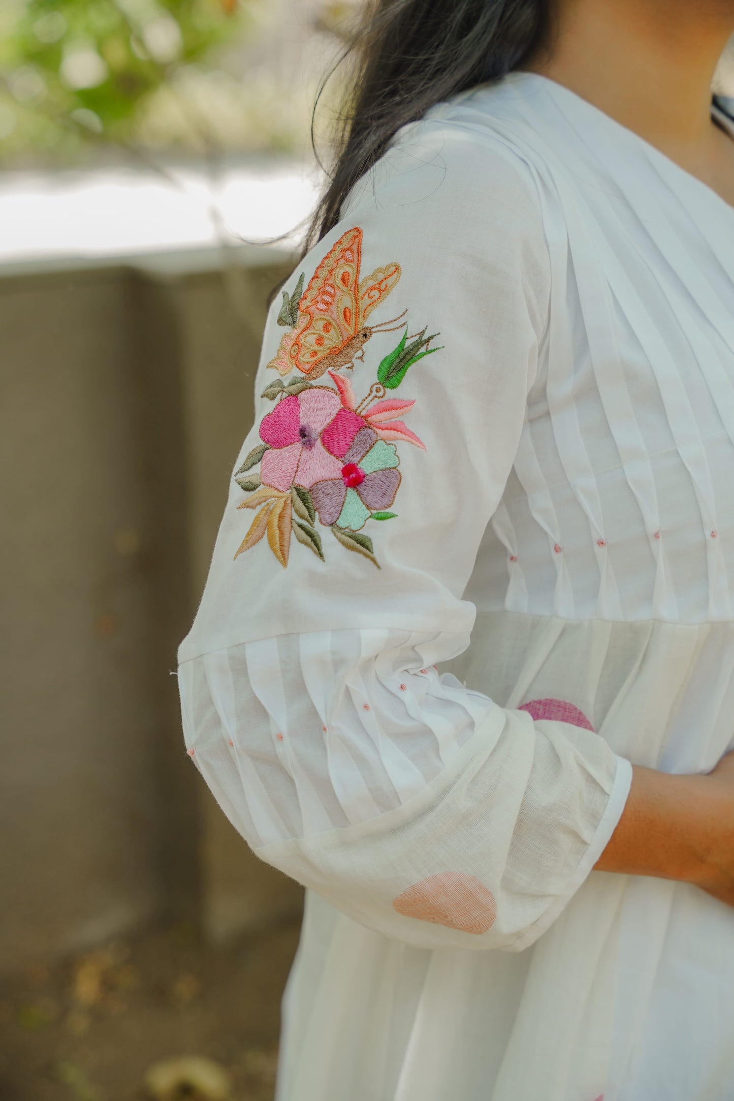 safed resham smock dress