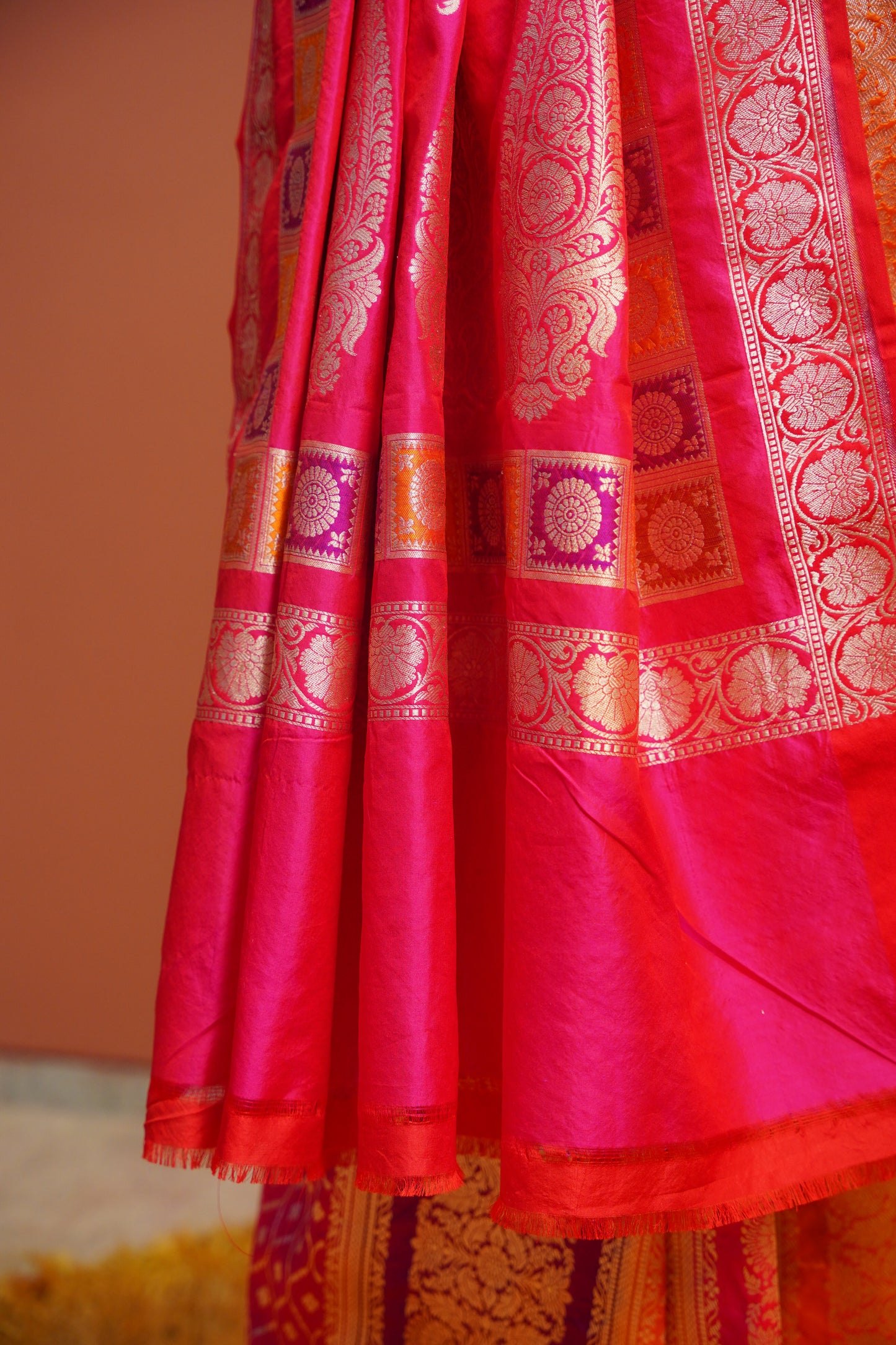 Noor Rangkat Banarasi Saree